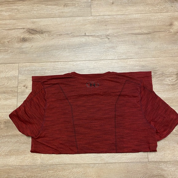 Under Armour workout shirt - Picture 3 of 3
